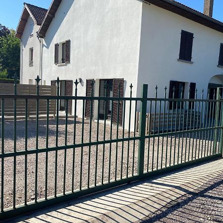 Maison chaleureuse au cœur du village Raddon-et-Chapendu Extérieur photo