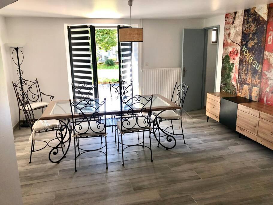 Maison chaleureuse au cœur du village Raddon-et-Chapendu Extérieur photo