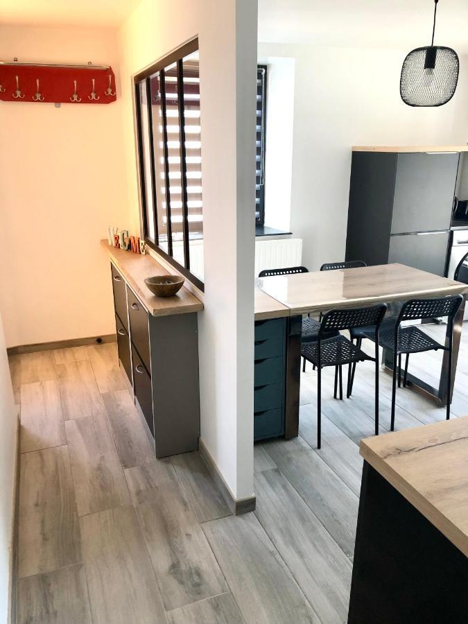 Maison chaleureuse au cœur du village Raddon-et-Chapendu Extérieur photo