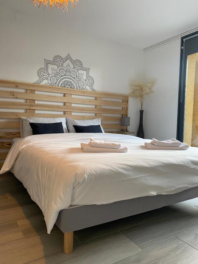 Maison chaleureuse au cœur du village Raddon-et-Chapendu Extérieur photo