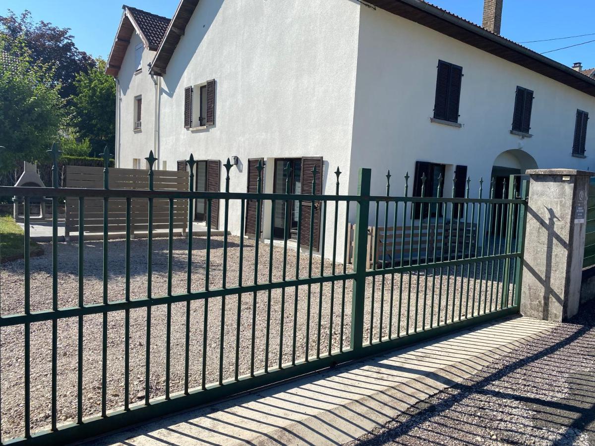 Maison chaleureuse au cœur du village Raddon-et-Chapendu Extérieur photo